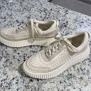 8.5 Dolce Vita shoes